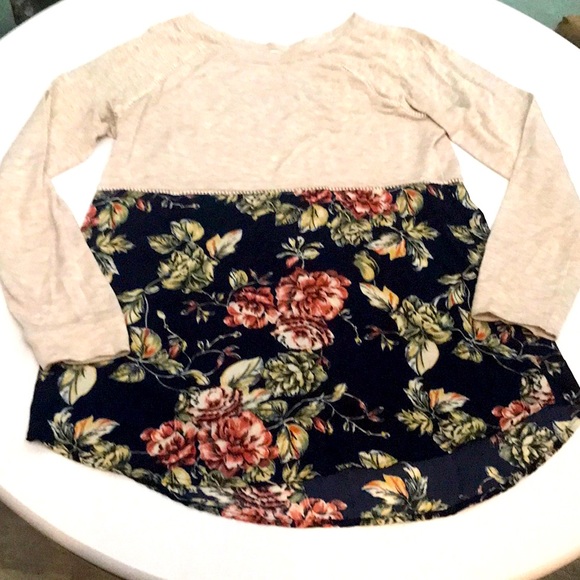 Potter's Pot Tops - Potters Pot Floral Top